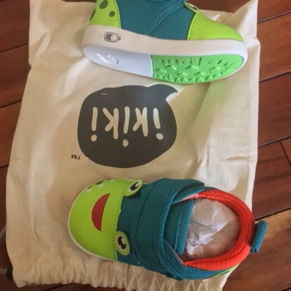 Sold🚫❌ toddler shoes size 4 - Picture 3 of 6